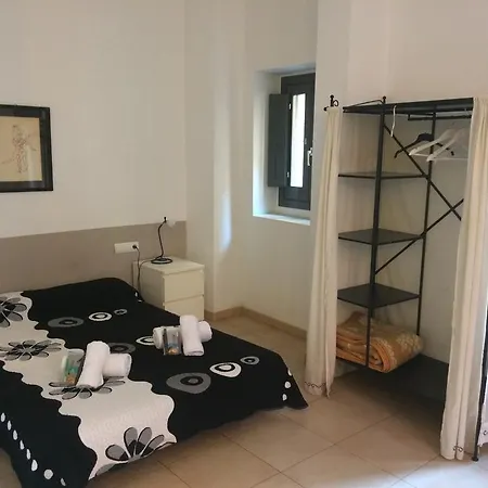 Gran Estudio Barri Vell Daire *